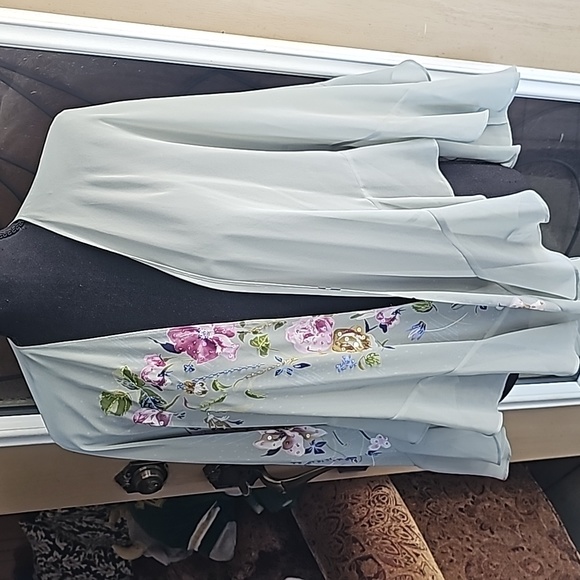 Green beaded dress with cover up - Picture 11 of 16